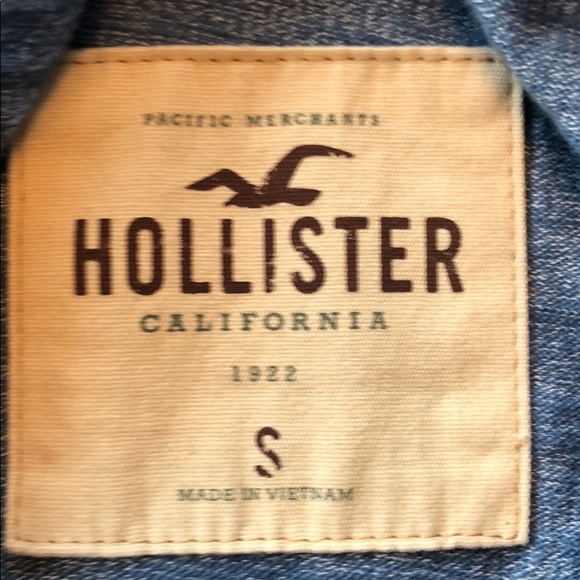 Hollister long sleeve - Picture 2 of 3